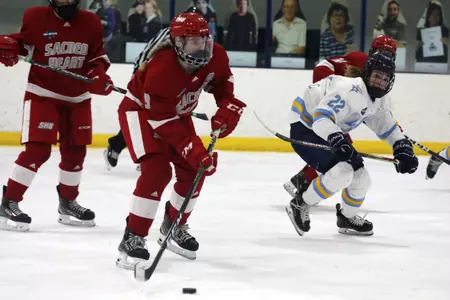 Women's Ice Hockey's Season Comes to Close With 5-2 Loss to LIU Image