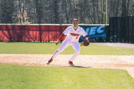 Robert Farruggio BB v UST 2-25