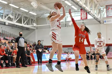 Olivia Tucker vs SFU 2022