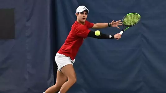 Left Apostolou vs Hofstra