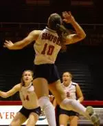 Volleyball Defeats Mercer in Five Games Image