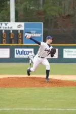 Bulldogs Split Doubleheader with Dolphins Image
