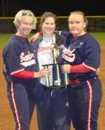 Softball Wins Invitational with Pair of Wins Image