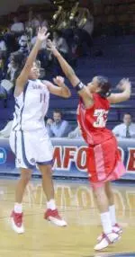 Women's Basketball Drops Hard-Fought Game With OVC-Leading Austin Peay Image
