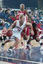 Women's Basketball Earns Fifth-Straight Win, 70-59, At Florida Atlantic Image