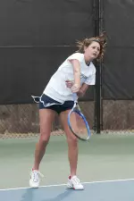 Women's Tennis Splits Weekend Matches Image
