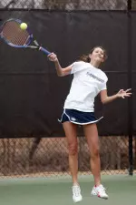 Women's Tennis Split Weekend Matches Image