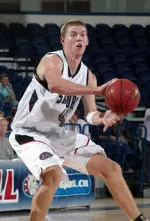 Morehead State's Late Charge Upends 'Dogs At Home, 64-58 Image