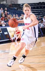 London's Career-High Leads Women's Hoops To Ninth-Straight SoCon Win Image