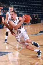 Basketball Shoots Past UNC Greensboro For Fourth-Straight Win, 76-61 Image