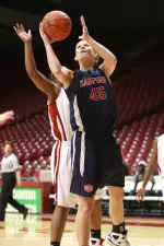 Strong Finish Lifts Women's Basketball To 61-50 Win At Elon Image