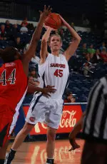 Second-Half Run Lifts UNCG Over Women's Hoops, 55-47 Image