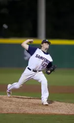 Baseball Takes Down No. 3 Florida, 12-7 Image