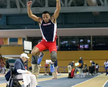Javion Lee action