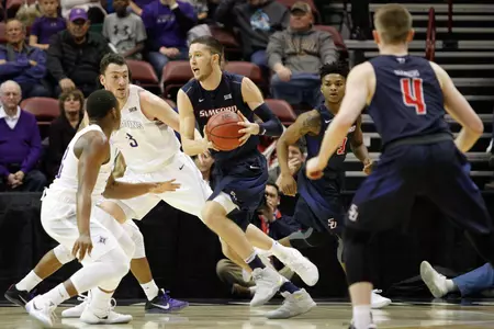 Alex Thompson vs. Furman