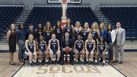 2017-18 Women's Basketball Team Photo