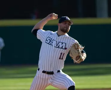 Cody Shelton pitching