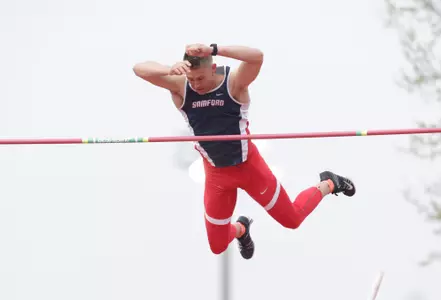 Tray Oates pole vault