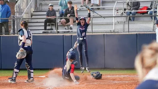 SoftballWalkOff_2.9.20_vsAkron