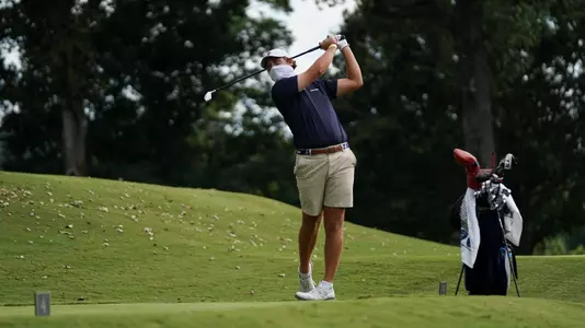 Men's golf action