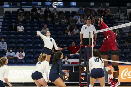 Samford Volleyball takes the court against Alabama on August 21, 2021 for their exhibition match.