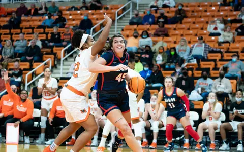 Natalie Armstrong at Mercer 2022