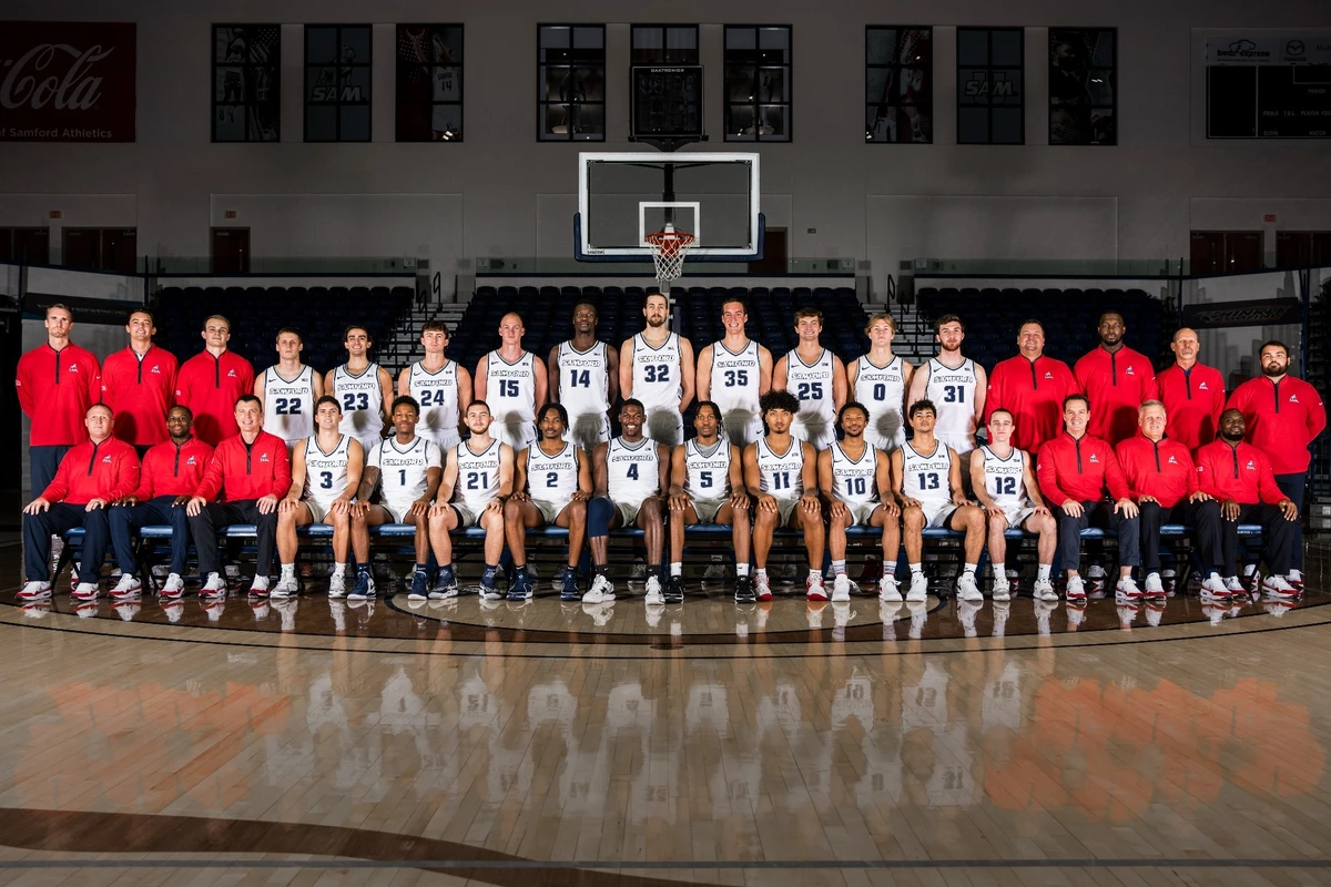 2023-24 MBB Team Photo with Coaches