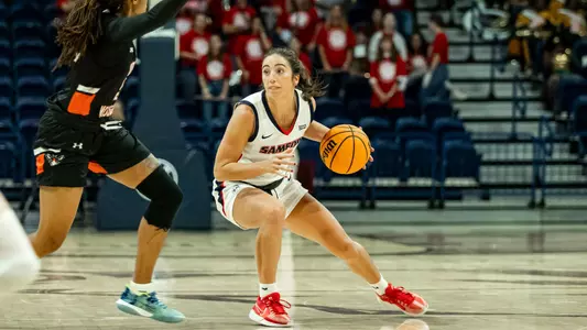 Lexie Pritchard vs AUM