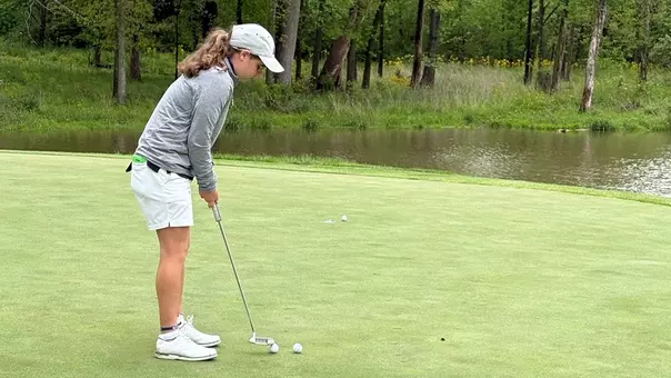 Gabi Nicastro at 2025 NCAA Regional practice round