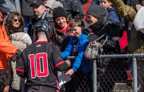 Max Edelmann with Crowd