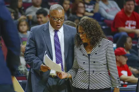 Tim Eatman Coach C. Vivian Stringer