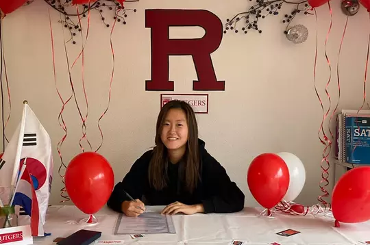 Minchae Kim - Signing