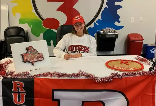 Jackeline Lopez Signing