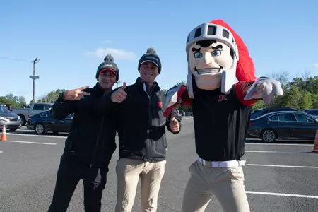 The Scarlet Knights golf squad welcomed 90 guests including 28 alumni, donors, and members of the Rutgers golf family in the 18-hole event. The group of Rutgers alumni were the largest-ever to attend the event and ranged from the RU graduating classes of 50 years (1971-2021).