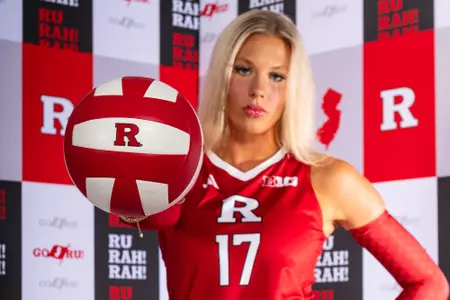 Avery Jesewitz media day photo with volleyball