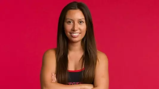 Holly Prasanto headshot