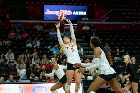Freshman Lily Bolen on the set in Rutgers volleyball's win over LIU at Jersey Mike's Arena