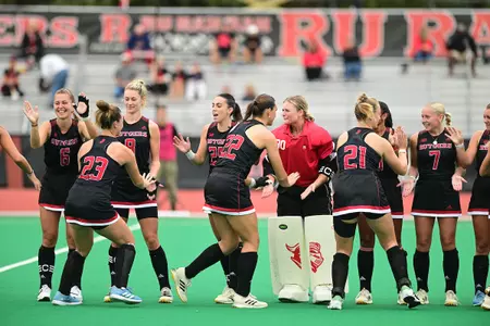 Field Hockey Beats No. 7 Iowa