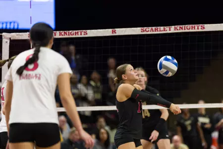 Alleigh Dutton digs against No. 12 Purdue