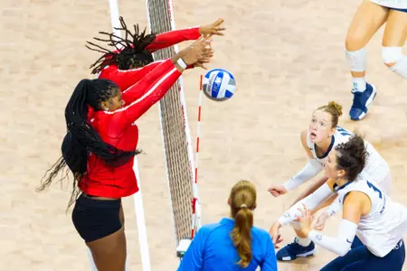 Aspen Maxwell & Zora Hardison on the block against New Hampshire
