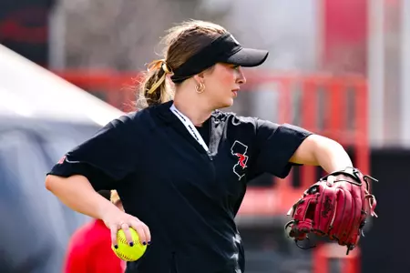 Baileigh Burtis during warmup prior to Rutgers softball taking on No. 6 Oregon
