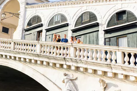 Media wall image
