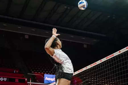 Aspen Maxwell warming up prior to the Columbia match
