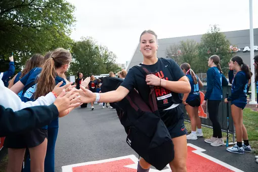 Sophie Kuiper High 5s