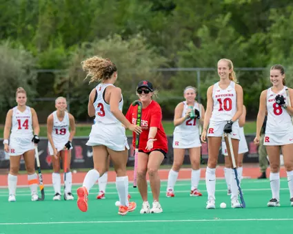 Field Hockey Defeats No. 12 Syracuse in a Penalty Shootout