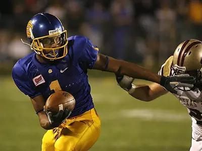 Harris has big day in win at UC Davis