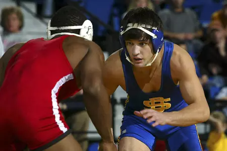 Wrestlers fall at Utah Valley State