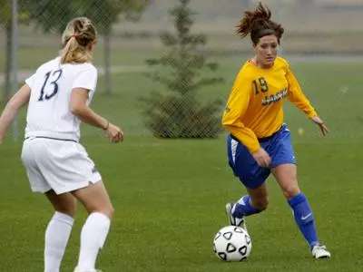 Jacks score short-handed goal to defeat IUPUI