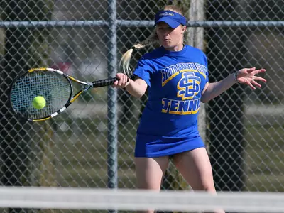 Doubles teams, Jansen lead Jackrabbit women