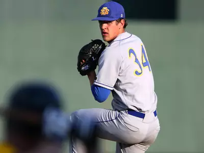 Late rally sinks Jackrabbits again